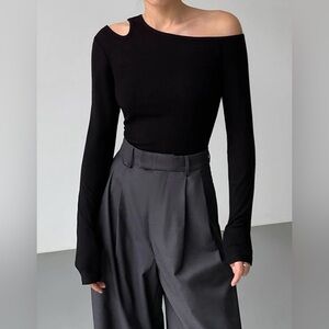 Brand new never work cutout top